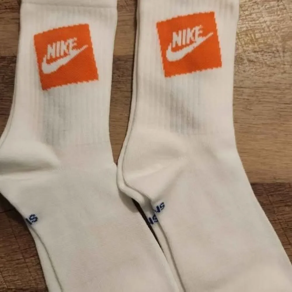 Nike Unisex 2 Pair NWOT FITS SM/MED